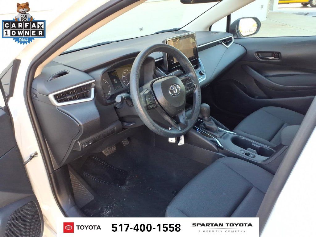 Used 2025 Toyota Corolla LE FWD image 14