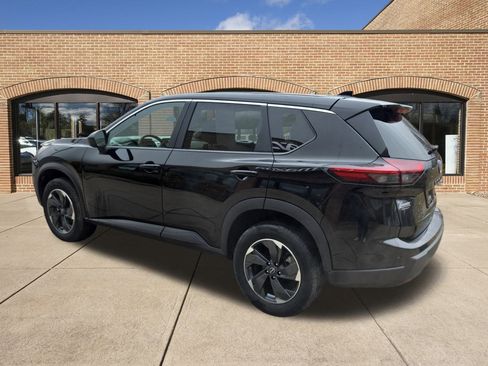 Used 2025 Nissan Rogue SV image 6