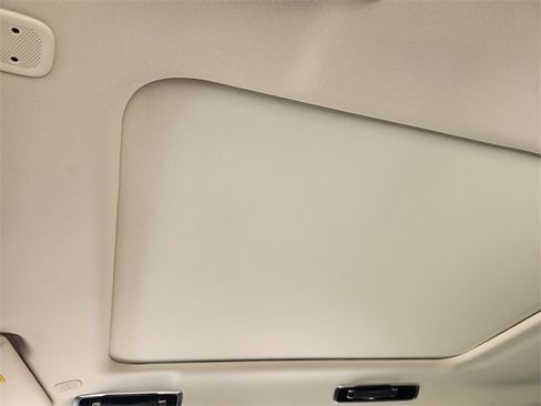 Used 2023 Land Rover Range Rover SE image 24