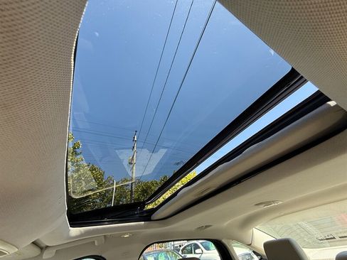 Used 2012 Ford Focus SEL image 21