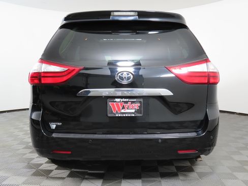 Used 2015 Toyota Sienna Limited image 47