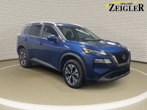 Used 2023 Nissan Rogue SV w/ SV Premium B Package image 3