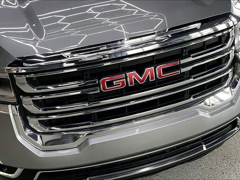 Used 2023 GMC Acadia SLT image 33