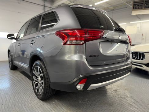 Used 2018 Mitsubishi Outlander ES image 10