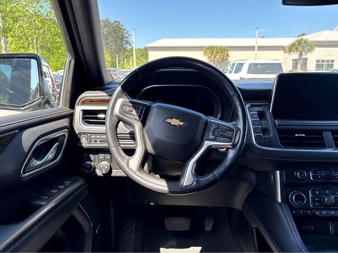 Used 2022 Chevrolet Suburban Premier AWD/4WD image 13