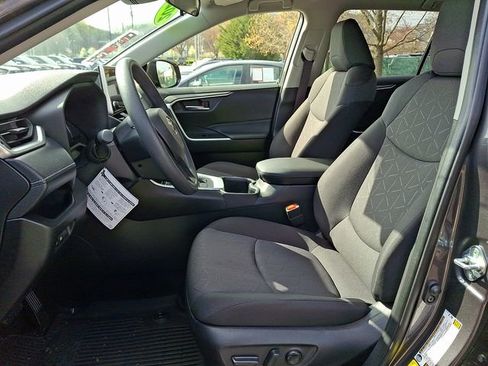 Used 2025 Toyota RAV4 XLE image 13