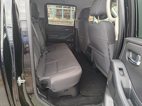 Used 2022 Nissan Frontier SV image 12