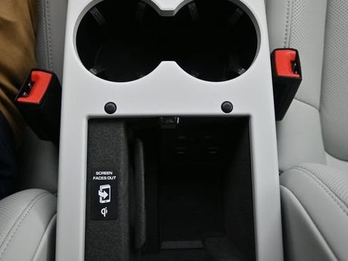 New 2025 Porsche Macan image 18