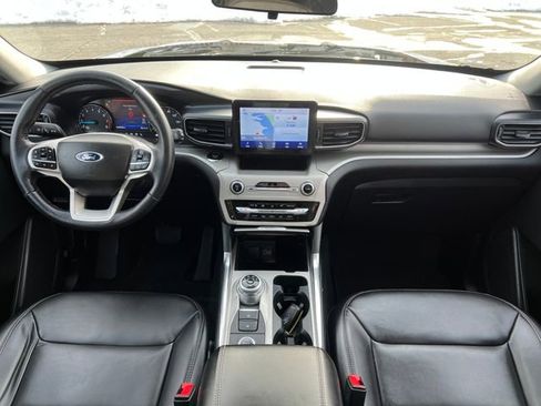 Certified 2022 Ford Explorer XLT w/ Equipment Group 202A image 35