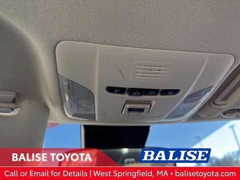 Used 2020 Toyota Corolla LE image 20