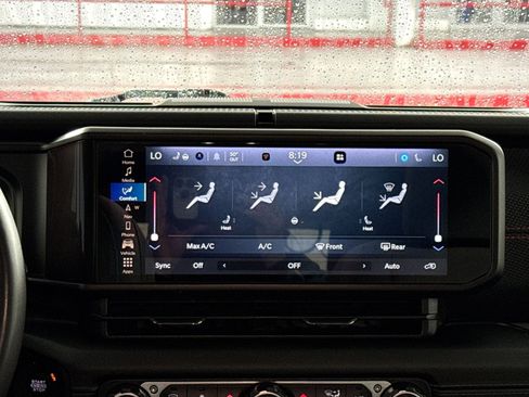 Used 2024 Jeep Wrangler Unlimited Rubicon w/ Technology Group AWD/4WD image 21