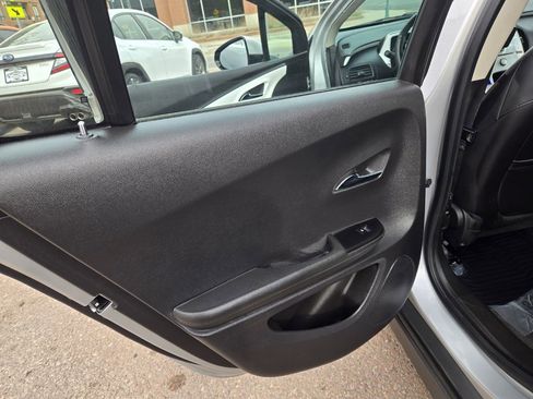 Used 2015 Chevrolet Volt Premium w/ Premium Trim Package image 18