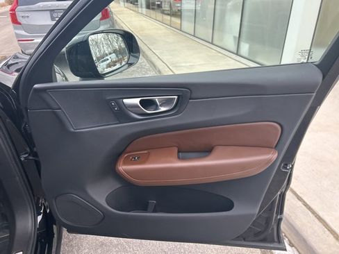 Certified 2025 Volvo XC60 B5 Plus image 14