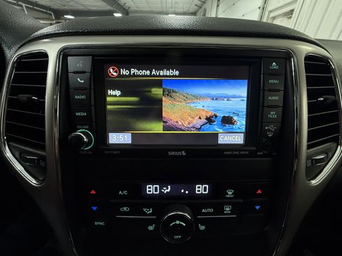 Used 2013 Jeep Grand Cherokee Laredo image 37