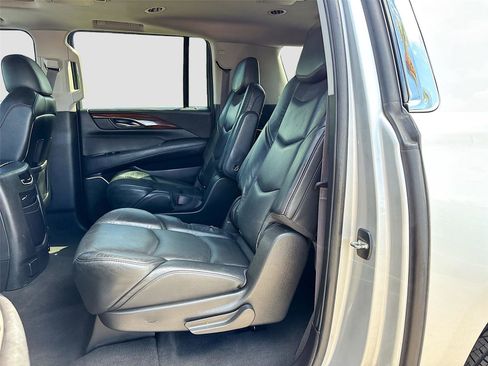 Used 2015 Cadillac Escalade ESV Luxury RWD image 25