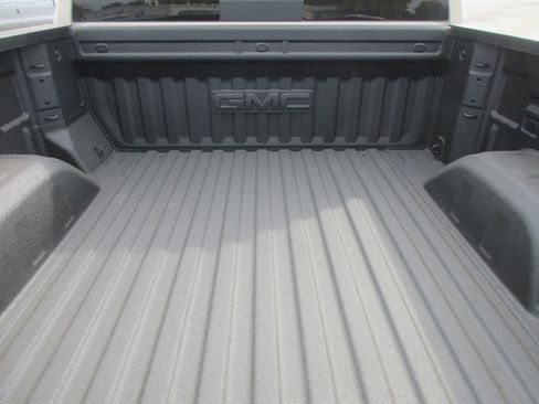 New 2026 GMC Sierra 1500 AT4 w/ AT4 Premium Package AWD/4WD image 6
