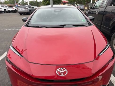 Used 2025 Toyota Prius XLE FWD image 4