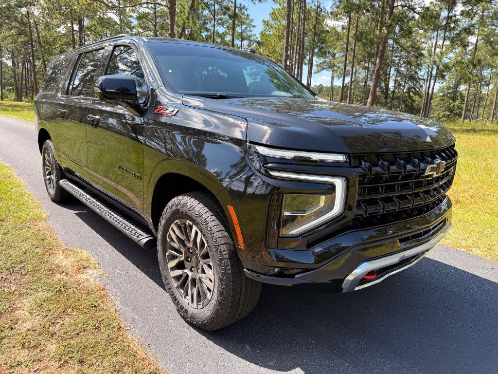New 2026 Chevrolet Suburban Z71 w/ Z71 Off-Road Package AWD/4WD image 7