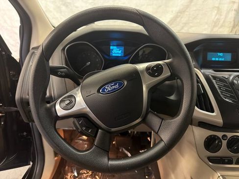 Used 2012 Ford Focus SE FWD image 16