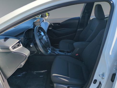 Certified 2025 Toyota Corolla LE image 9