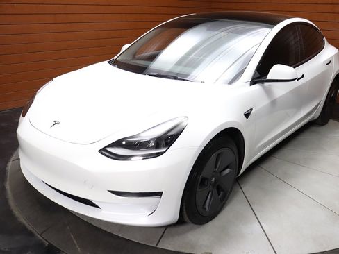 Used 2023 Tesla Model 3 Standard Range RWD image 6