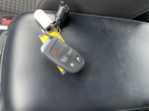 Used 2023 Dodge Charger SXT RWD image 31