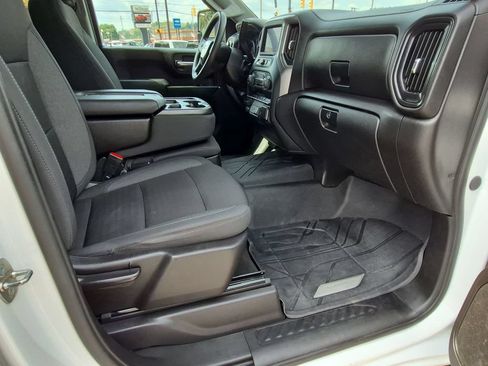Used 2024 Chevrolet Silverado 2500 Custom w/ Custom Convenience Package AWD/4WD image 33