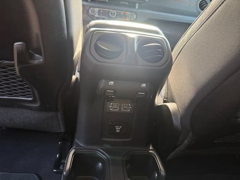 Used 2026 Jeep Gladiator Mojave AWD/4WD image 29