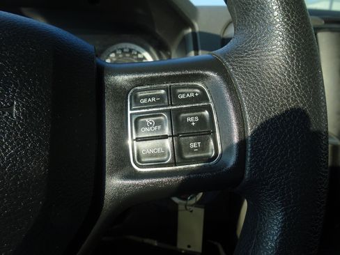Used 2018 RAM 1500 Classic SLT AWD/4WD image 21