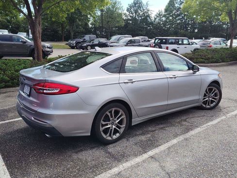 Used 2020 Ford Fusion SEL FWD image 3