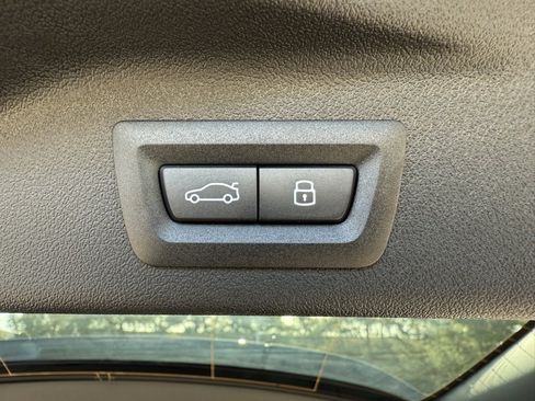 New 2026 BMW X7 M60i image 17