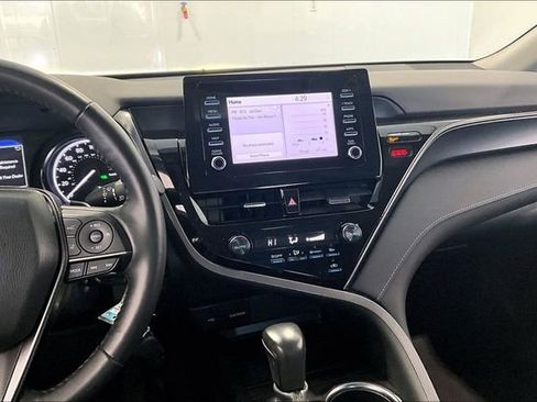 Used 2024 Toyota Camry SE image 9