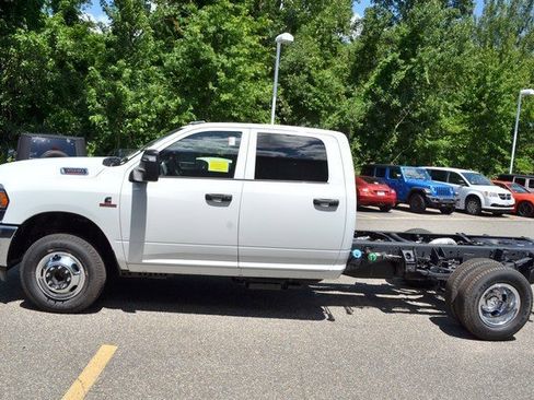 New 2024 RAM 3500 Tradesman w/ Chrome Appearance Group image 5