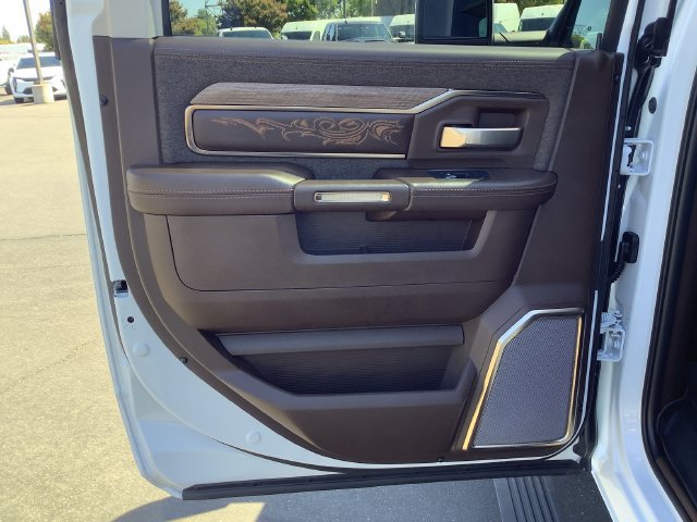 Used 2025 RAM 2500 Limited AWD/4WD image 28