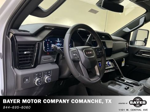 Used 2025 GMC Sierra 2500 AT4 image 9