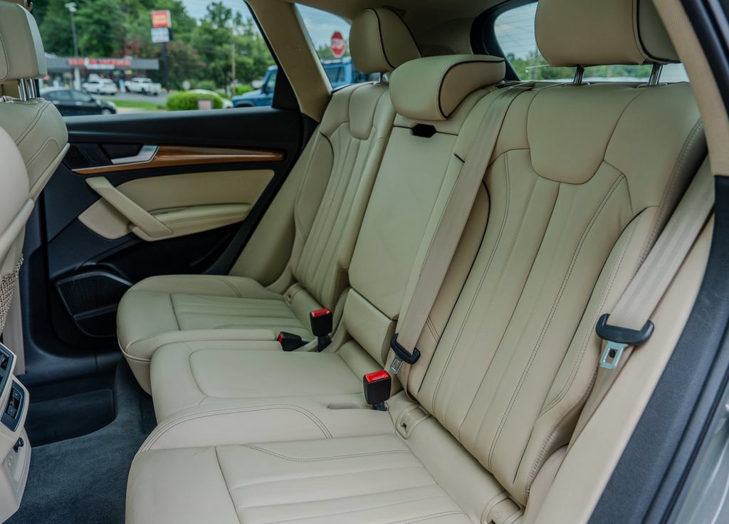 Used 2023 Audi Q5 e Premium Plus w/ Premium Plus Package AWD/4WD image 20
