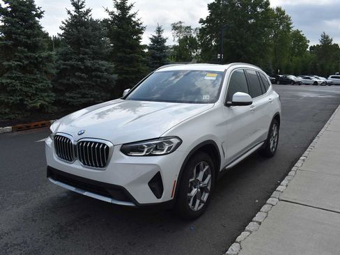 Used 2023 BMW X3 xDrive30i w/ Premium Package AWD/4WD image 3