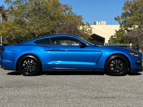 Used 2020 Ford Mustang Shelby GT350 w/ Technology Package image 3