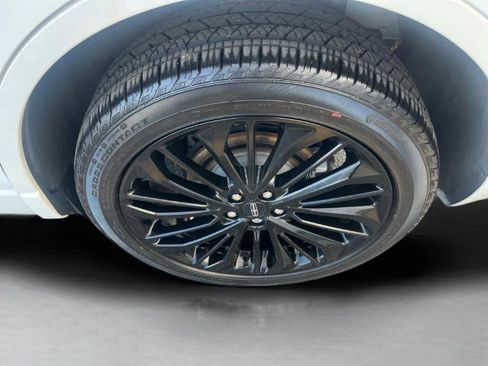 Used 2023 Lincoln Corsair Reserve w/ Jet Appearance Package image 10