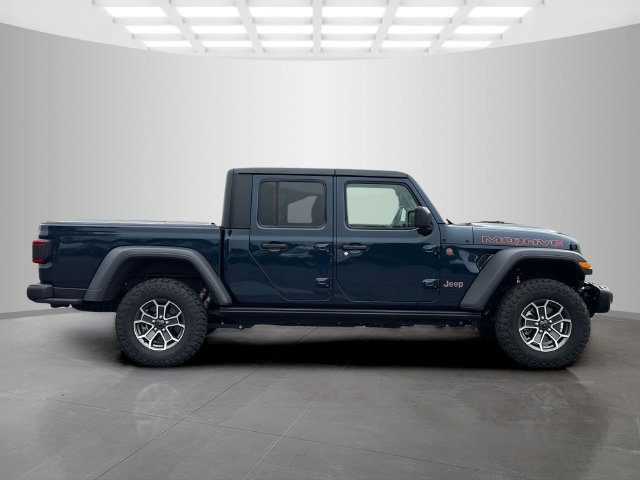 Certified 2025 Jeep Gladiator Mojave w/ Steel Bumper Group AWD/4WD image 8