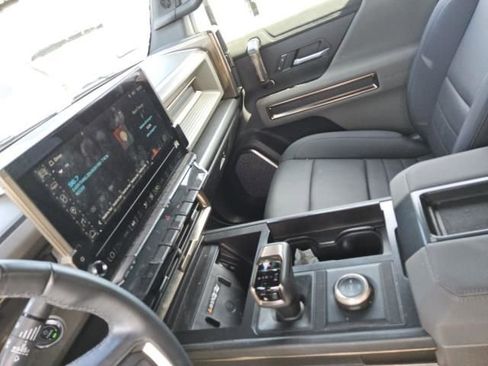 Used 2025 GMC Hummer EV 3X w/ LPO, Sport Package image 3