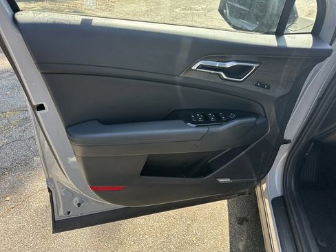Used 2025 Kia Sportage X-Pro image 11