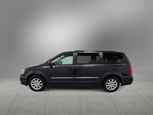 Used 2013 Chrysler Town & Country Touring w/ Trailer Tow Group image 5