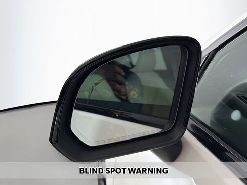 Used 2023 Volvo XC40 B5 Plus w/ Driver Assist Package image 5