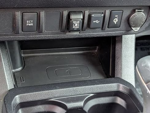 Used 2021 Toyota Tacoma TRD Off-Road AWD/4WD image 16