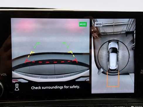 Used 2023 Nissan Rogue SL w/ SL Premium Package image 16