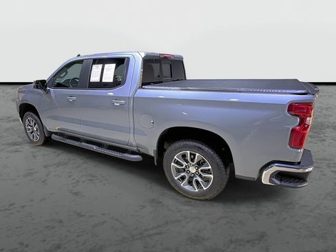 Used 2025 Chevrolet Silverado 1500 LT image 2
