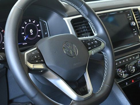 Used 2023 Volkswagen Atlas SEL AWD/4WD image 30