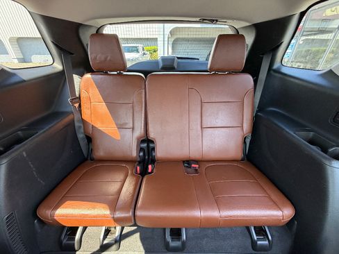 Used 2020 Chevrolet Traverse High Country w/ LPO, Floor Liner Package AWD/4WD image 5