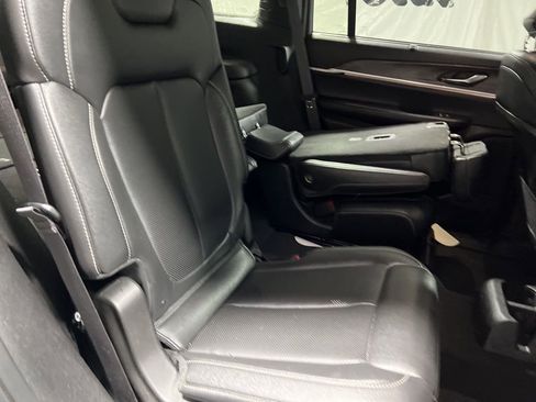 Used 2024 Jeep Grand Cherokee L Limited w/ Luxury Tech Group II image 13